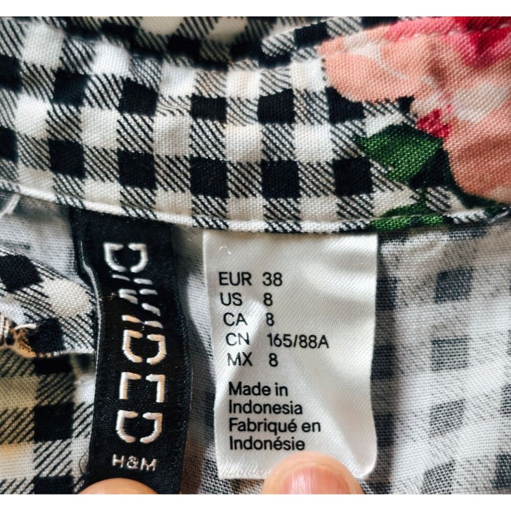 H&M Divided Button-Up Blouse 8 Black Gingham Floral Lng Slv Lightweight Festive - Picture 5 of 6